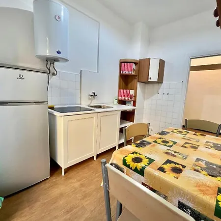 Apartament In The Center Of 3 Beds Apartment *